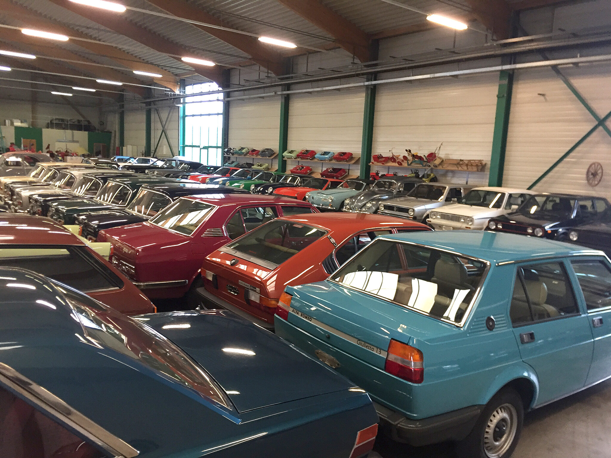 AUTOS Iseli Collection